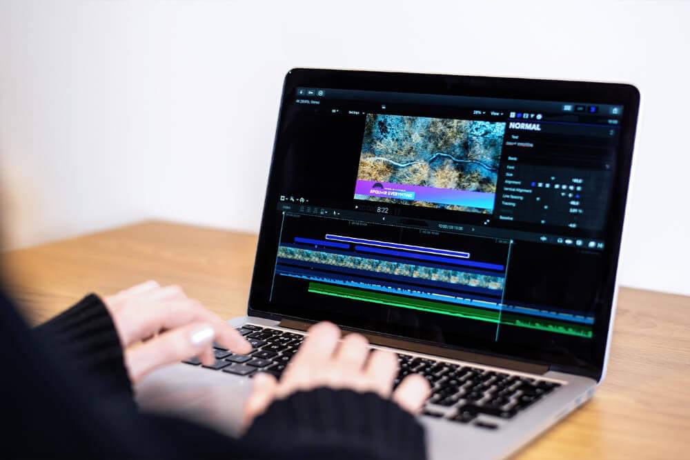 A video editor for vloggers offers multiple benefits to maximize your videos output